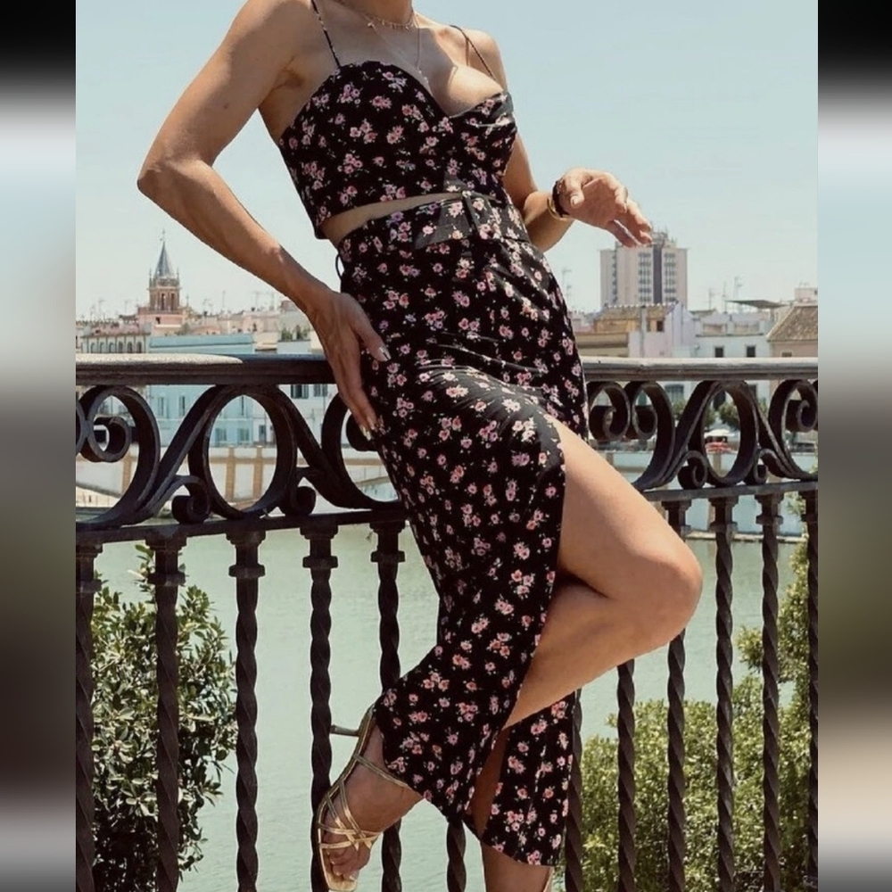 Zara black linen floral two piece sleeveless crop top midi skirt set with slit